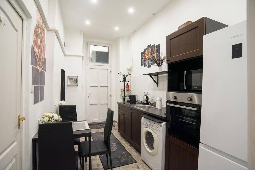 Apartment Z23 By The Opera House